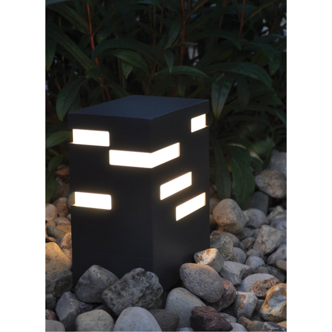 Tech Lighting Revel 8-inch Outdoor Path Lighting - Stake Mounting Kit