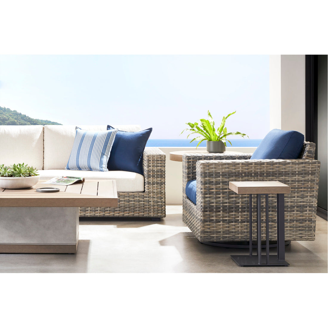 Vanguard Furniture Montclair Outdoor Sofa
